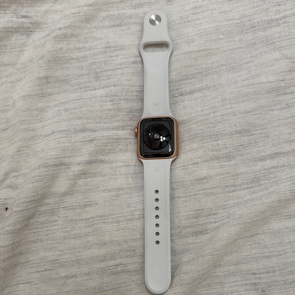 Apple Watch SE - Picture 3 of 5